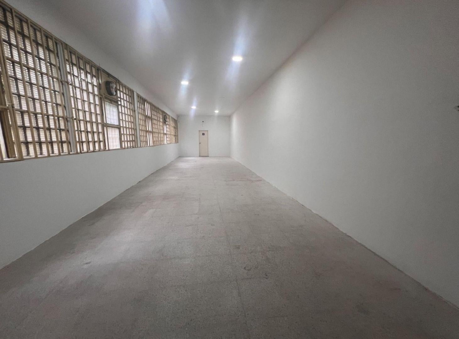 Foto de Venta local con oficinas y subsuelo Montserrat, imagen 2