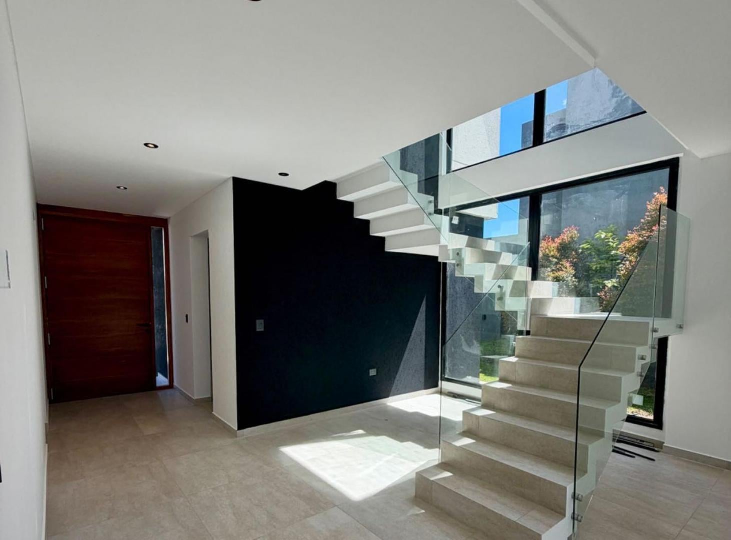 Foto de Casa venta Nordelta Castaños 6 ambientes piscina, imagen 2