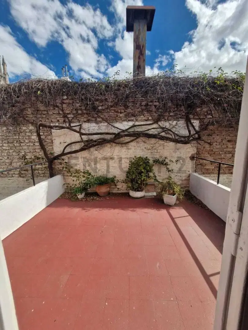 Departamento de 2 dor. en 1er piso x escalera 3