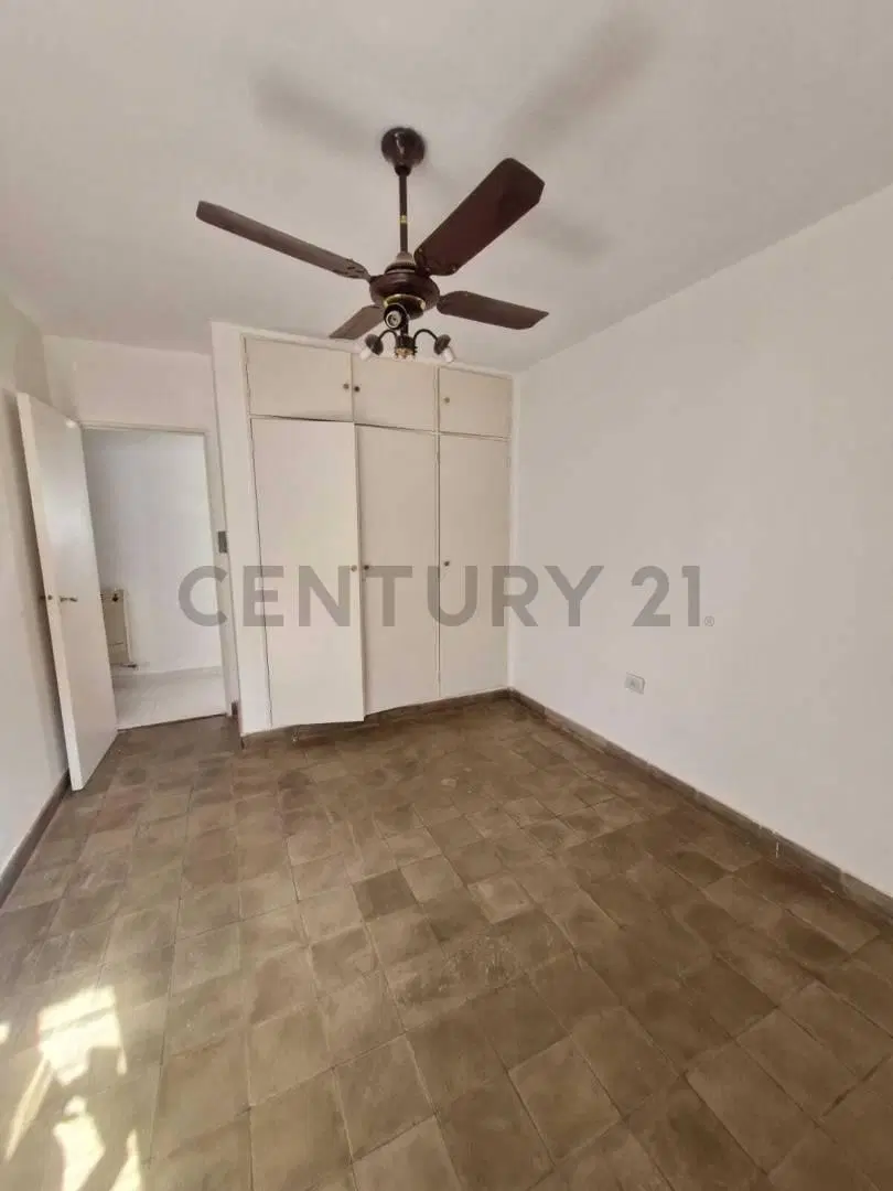Departamento de 2 dor. en 1er piso x escalera 3