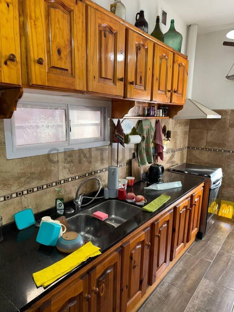 Foto de EN VENTA! Rio Tercero, Casa de 3 Dormitorios con garaje y Patio., imagen 2
