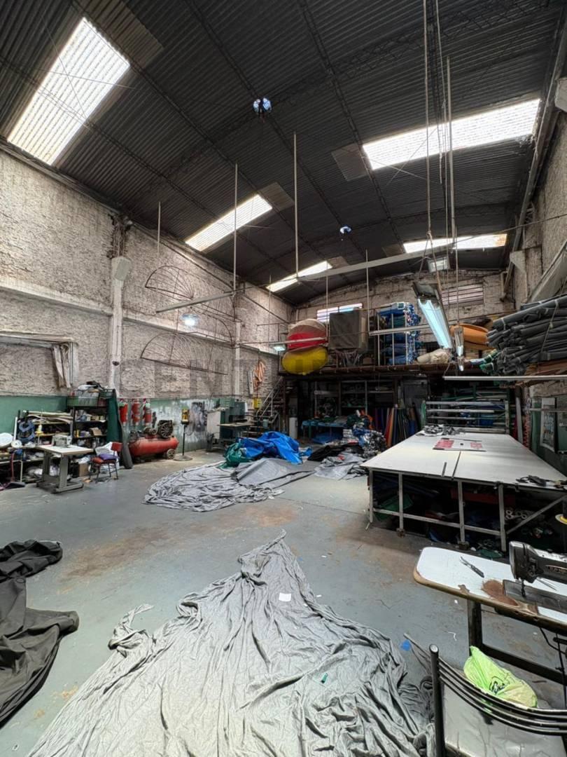 Foto de GALPON + LOCAL + DEPARTAMENTO EN VENTA! B° Ayacucho, imagen 4