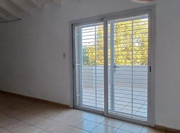 VENTA TRIPLEX BARRIO PARQUE CAPITAL 4