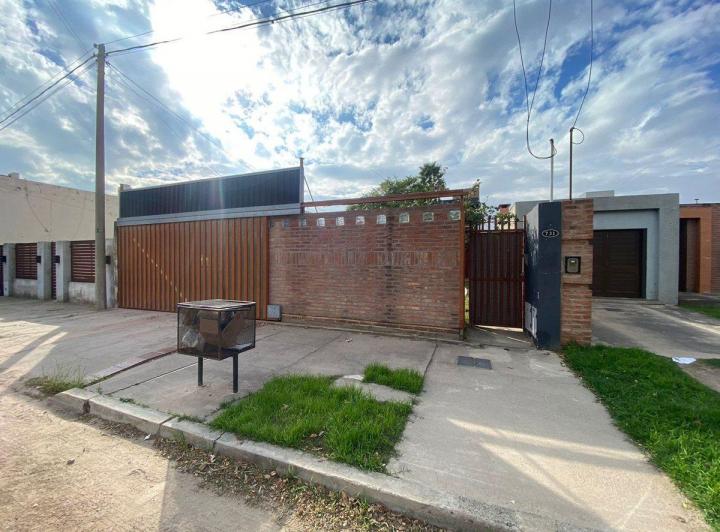 2 casas en venta Rio Tercero Cordoba con pileta 2