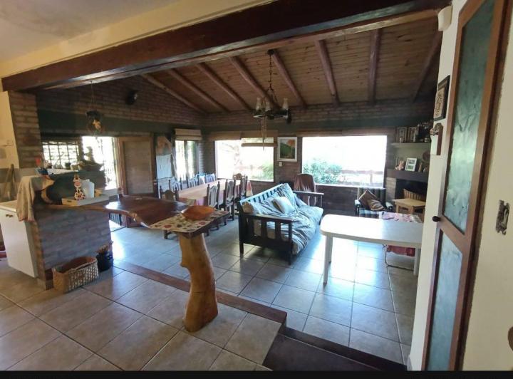 VENTA CASA 3 DORMITORIOS-PILETA EN  LOS REARTES 1