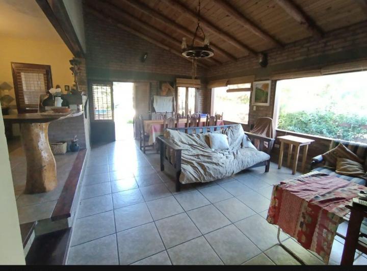 VENTA CASA 3 DORMITORIOS-PILETA EN  LOS REARTES 5