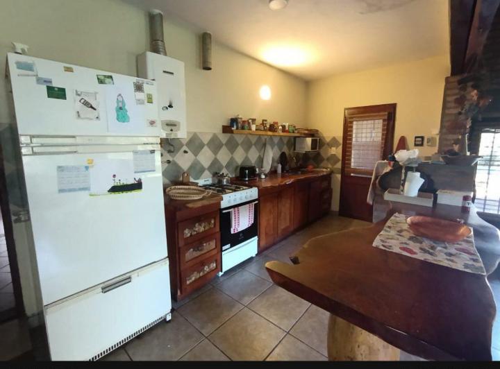 VENTA CASA 3 DORMITORIOS-PILETA EN  LOS REARTES 5