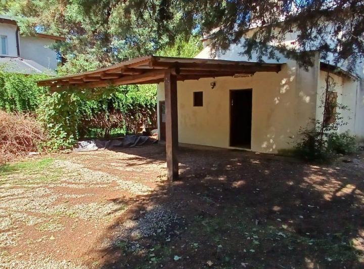 CASA CON PILETA - VILLA CIUDAD PARQUE  LOS REARTES 1