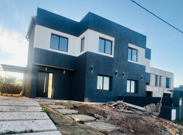 SE VENDE CASA EN DOCTA MALAGUEÑO 3 D FINANCIO 2
