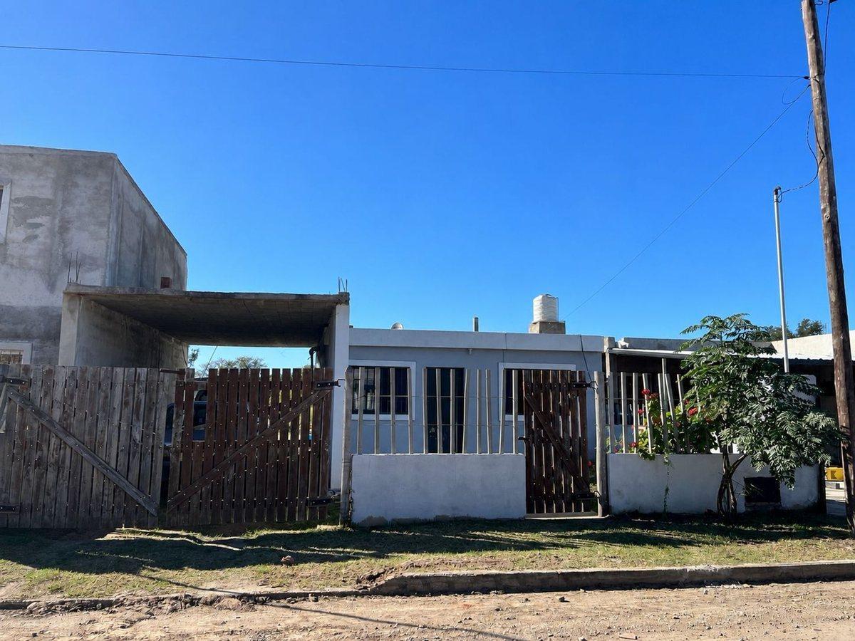 SE VENDE CASA ESTACION COLONIA TIROLESA