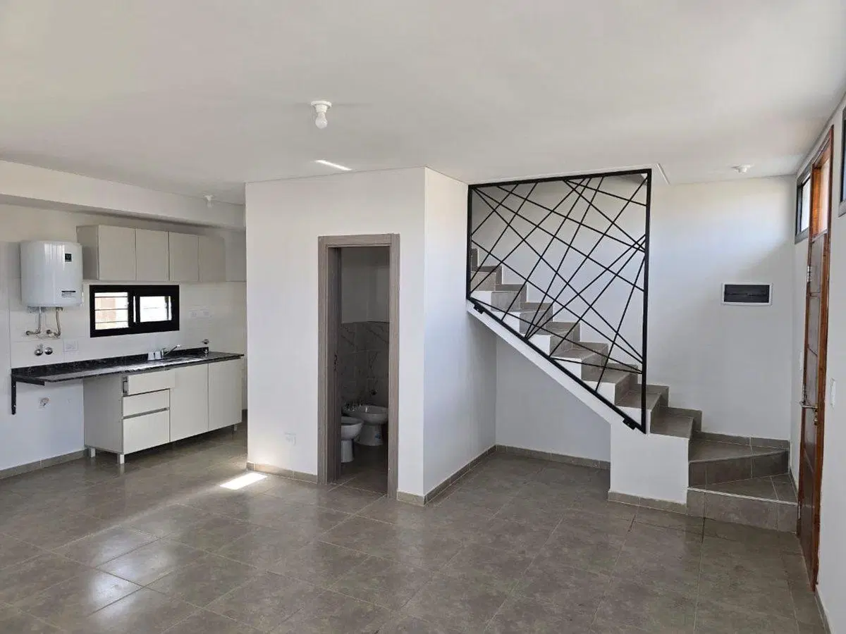 DUPLEX 3 DORMITORIOS VALLE CERCANO CON RENTA 4