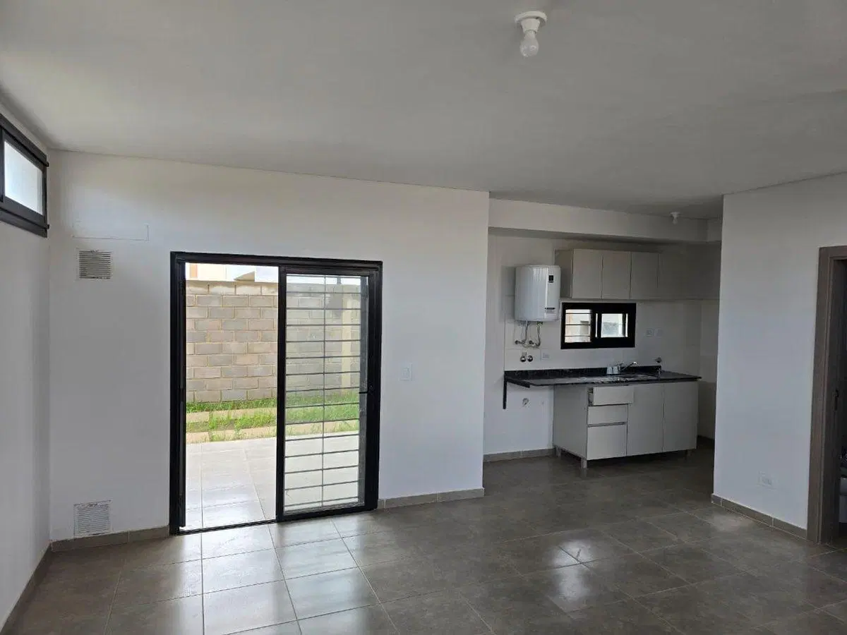 DUPLEX 3 DORMITORIOS VALLE CERCANO CON RENTA 5