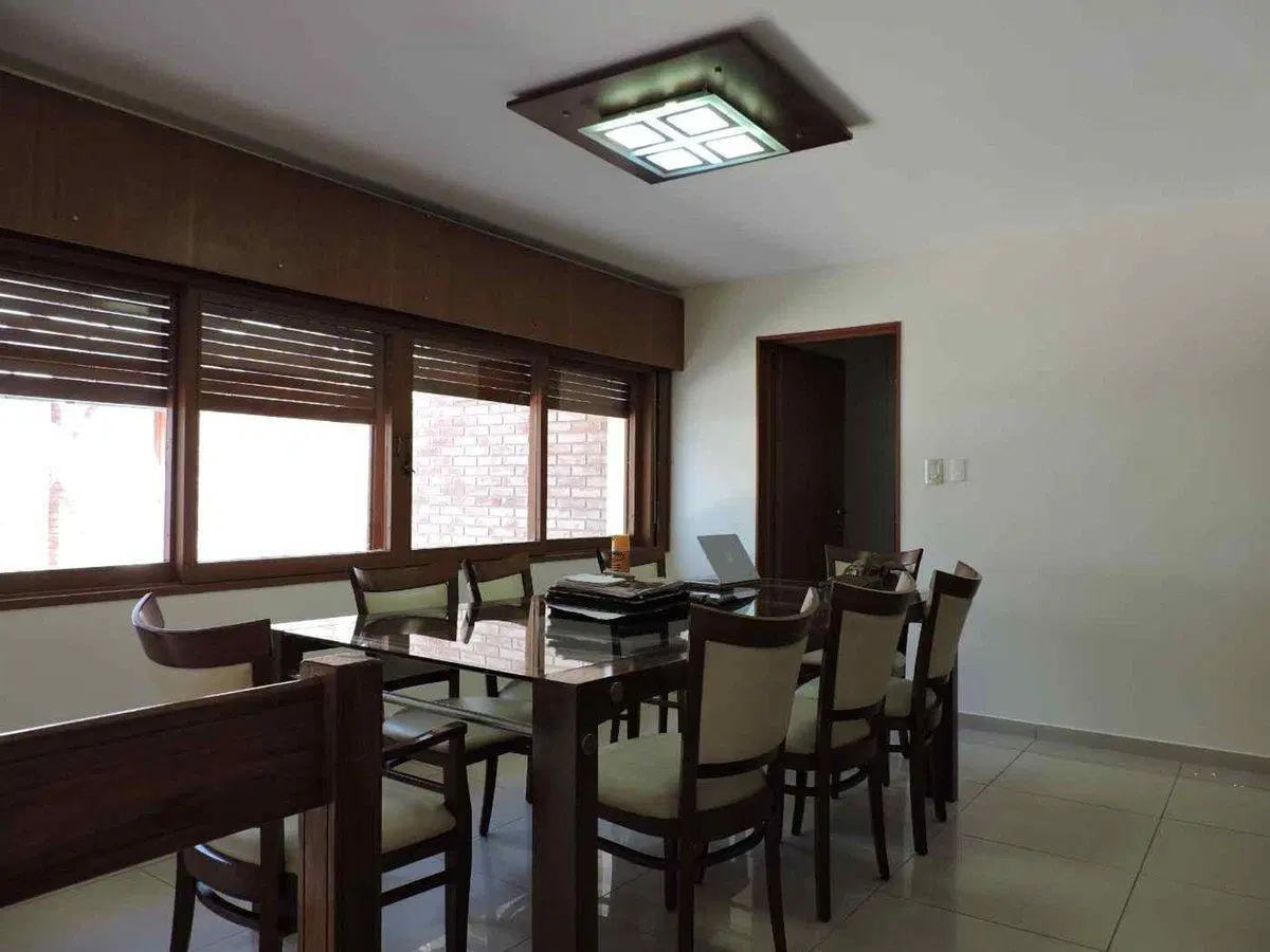 VENTA CASA DE CATEGORIA 4 DORMITORIOS SAN VICENTE 5