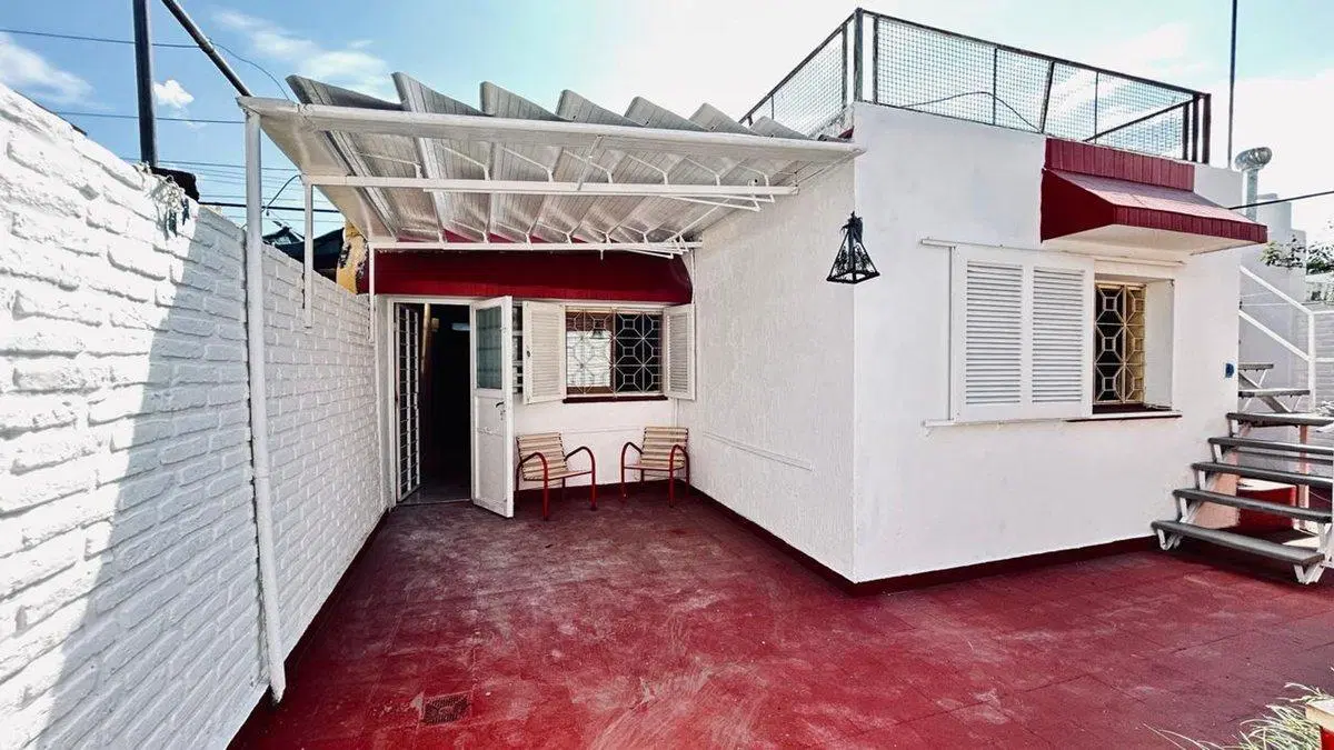 SE VENDE CASA DE 2 PISOS  EN PQUE ATLANTICA 4