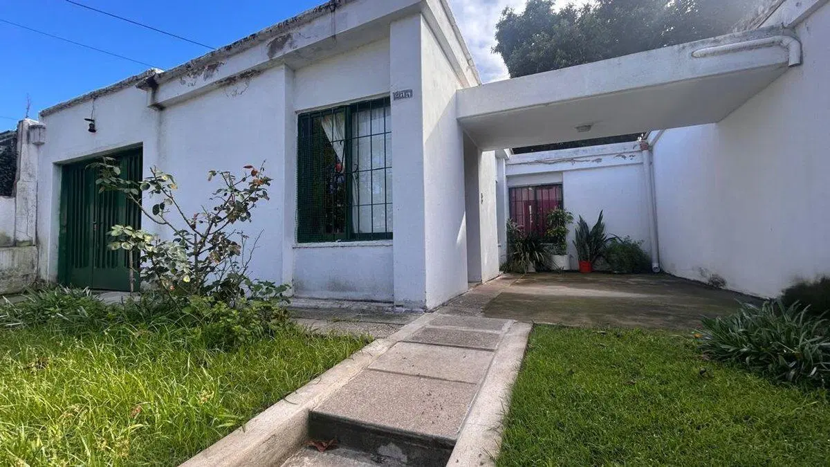 CASA A RECICLAR EN RESIDENCIAL  VELEZ SARFIELD 3