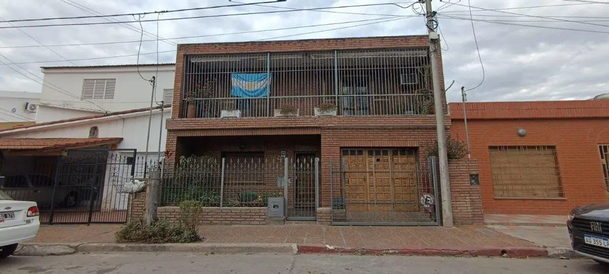VENTA Casa 2 dorm 2 baños B° Mirador GRAN PATIO 5