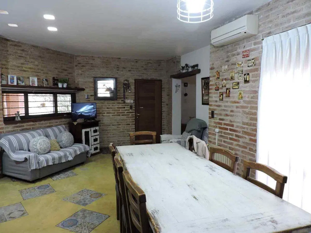 CASA EN VENTA ALTA GRACIA 5