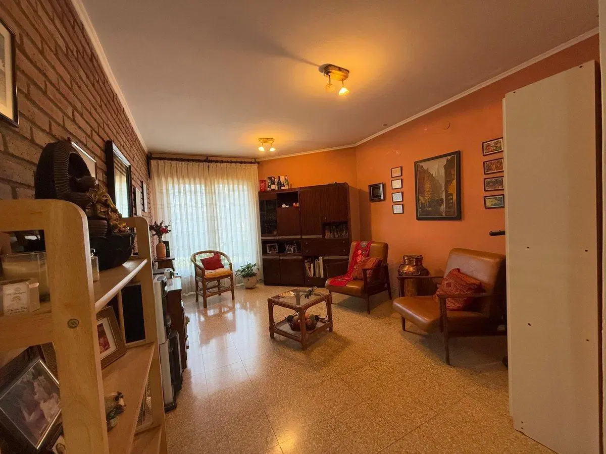 VENDE CASA CON PILETA BARRIO DEAN FUNES 2