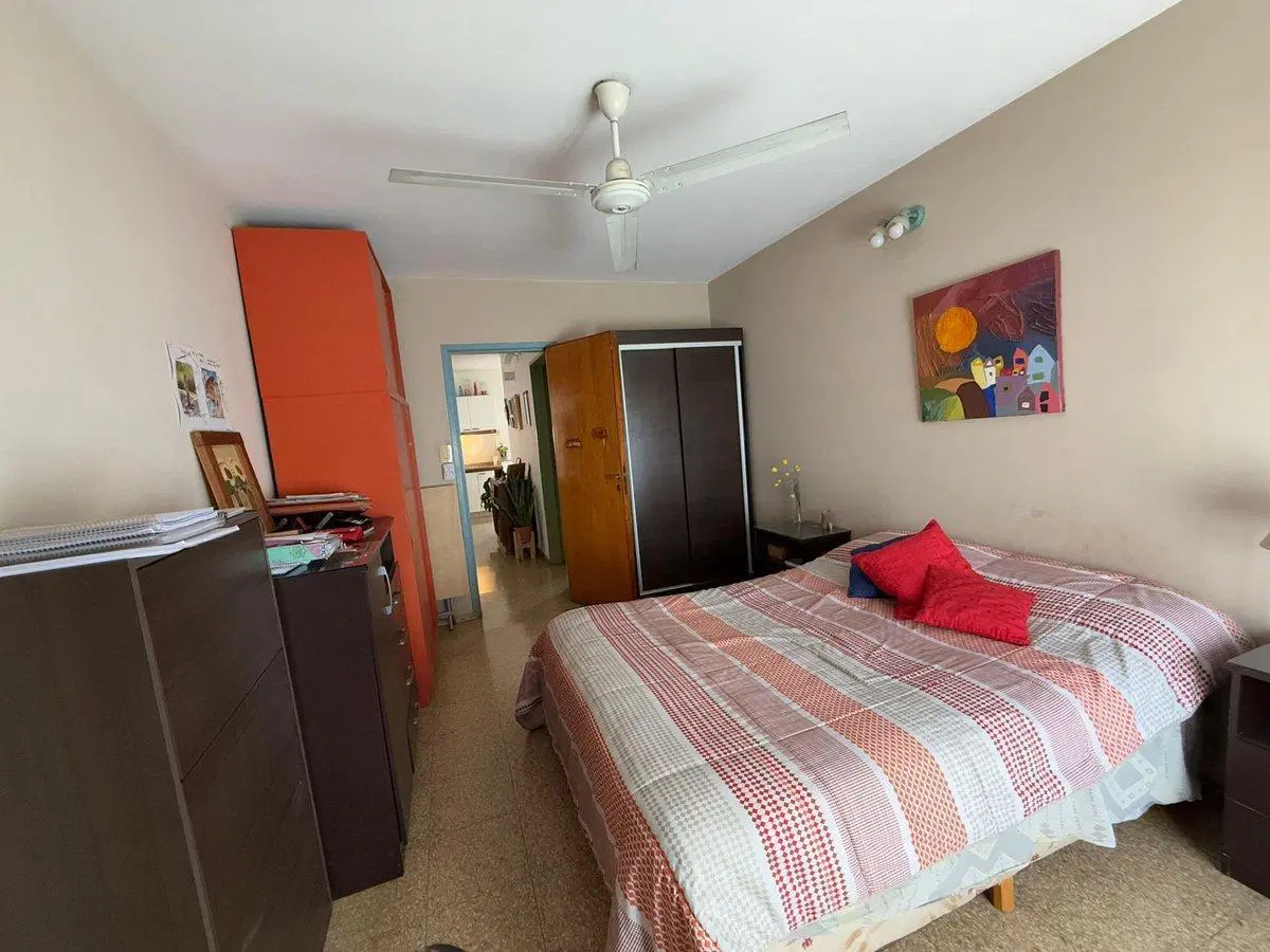VENDE CASA CON PILETA BARRIO DEAN FUNES 4