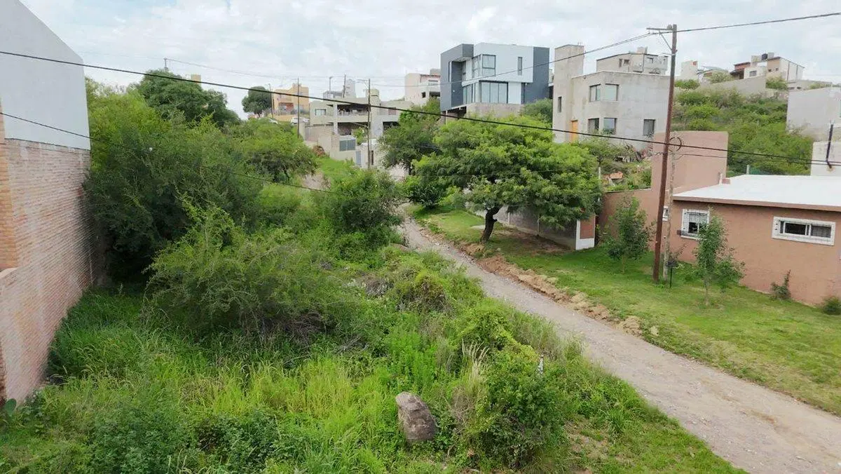 VENTA LOTE ESQUINA 300M2 SAN NICOLAS 2DA SECCION 2