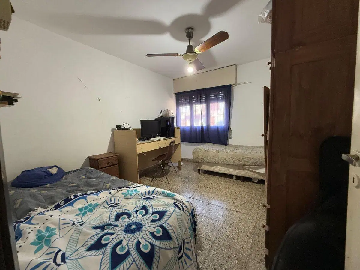 VENDE CASA PH EN BARRIO DEAN FUNES 4