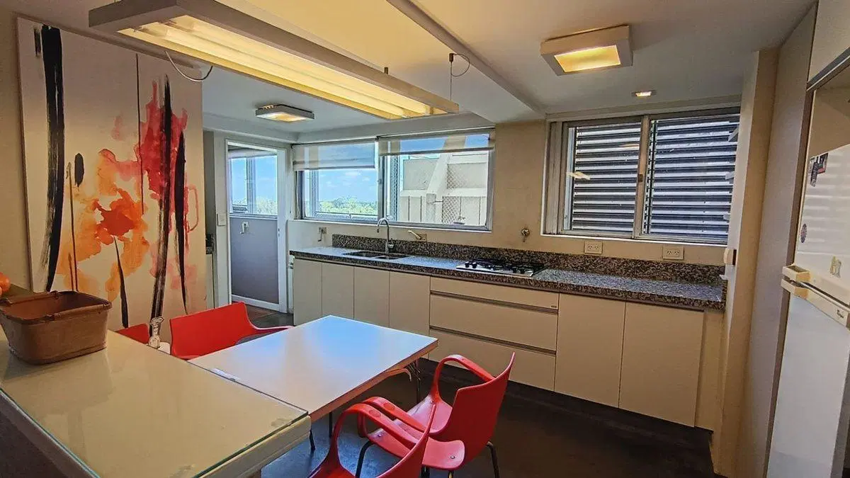 VENTA SEMIPISO AMOBLADO CON COCHERA 3