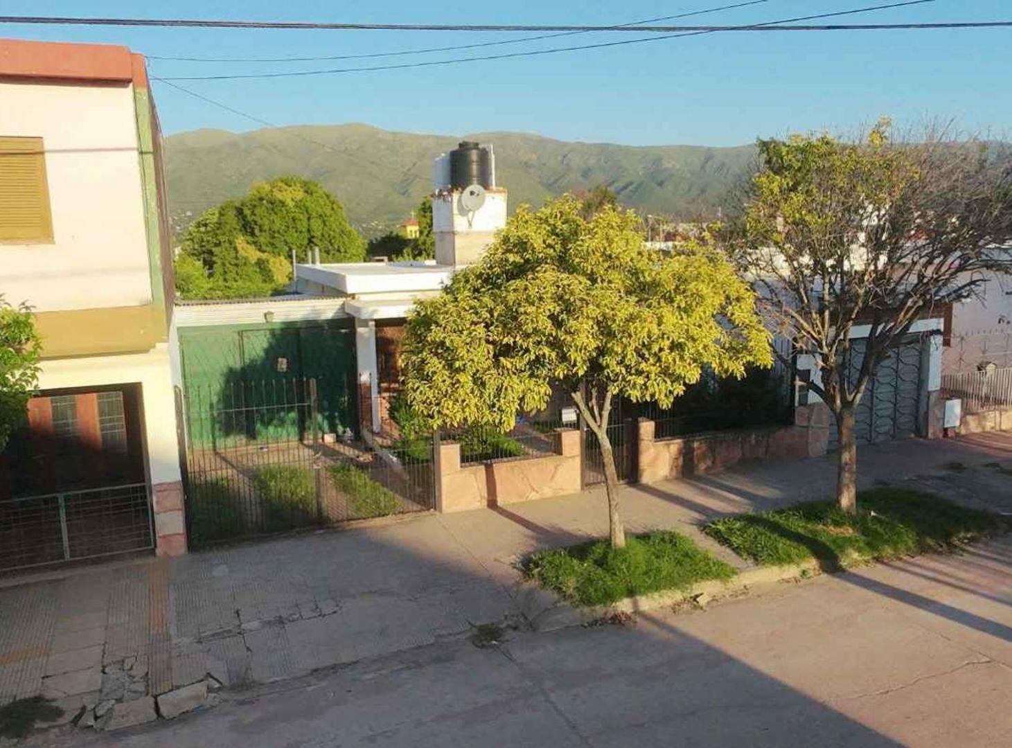 VENTA CASA 2 DORM CON PILETA APTA CREDITO COSQUIN