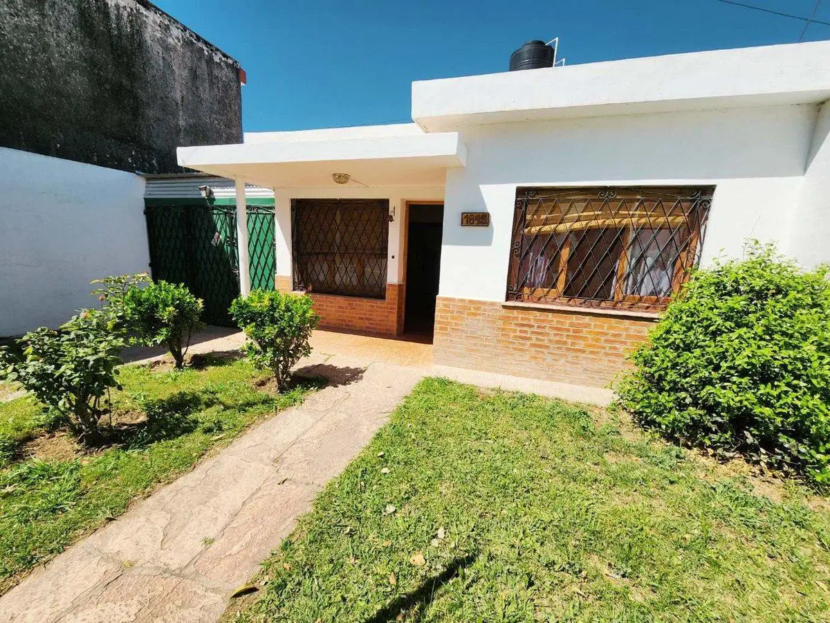 VENTA CASA 2 DORM CON PILETA APTA CREDITO COSQUIN 4