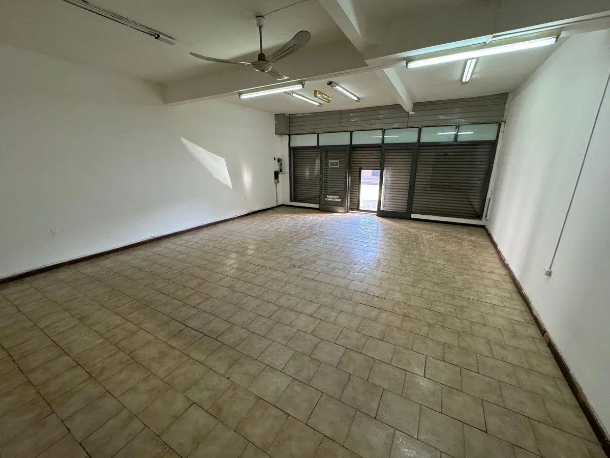 VENTA LOCAL COMERCIAL SAN VICENTE CON PARKING 5
