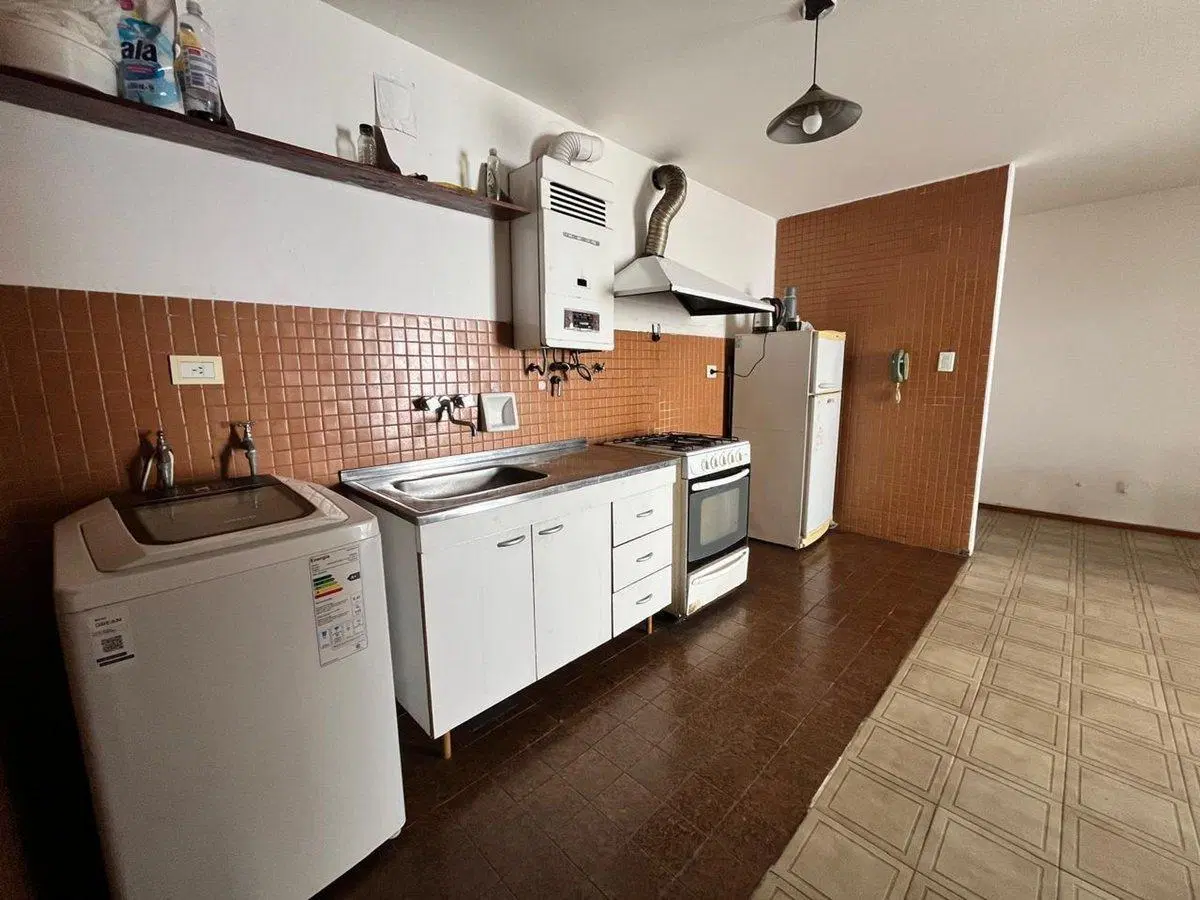 SE VENDE DPTO PLANTA BAJA CON PATIO ALBERDI 3