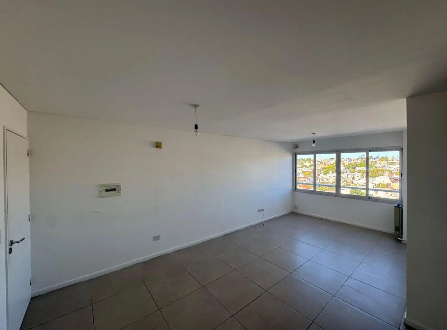 RE/MAX VDE DPTO CON COCHERA 2 DORM 2 BAÑOS 4