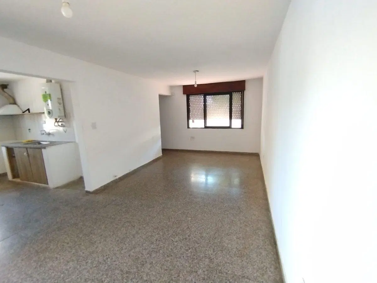 DEPTO  2 DORM, COCHERA, ASADOR y BALCON, ALQUILER 3