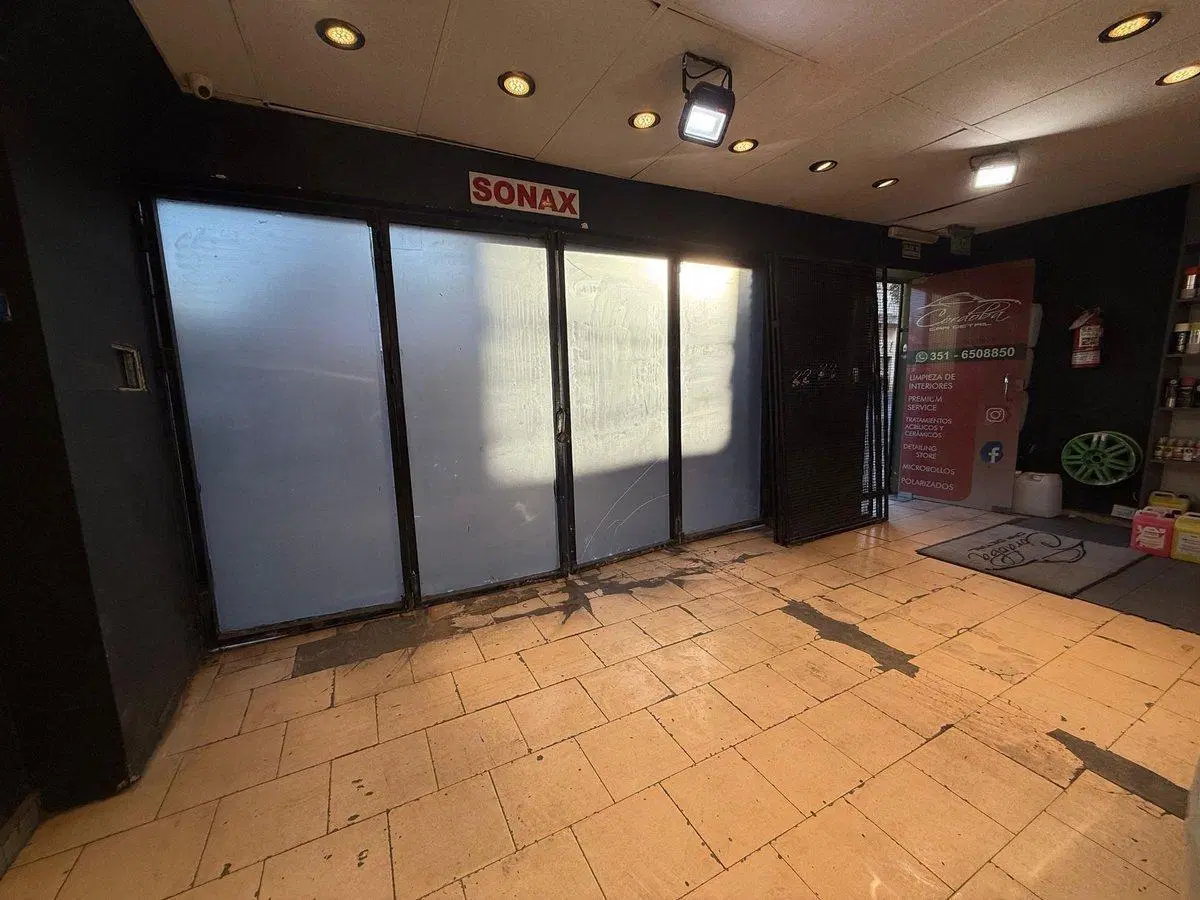 VENDE LOCAL COMERCIAL + DEPARTAMENTO 2 DORM 3