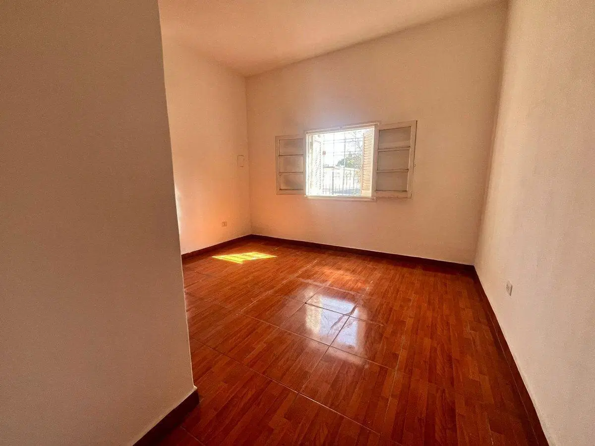 SE VENDE CASA ESQUINA EN COMANDANTE ESPORA 3