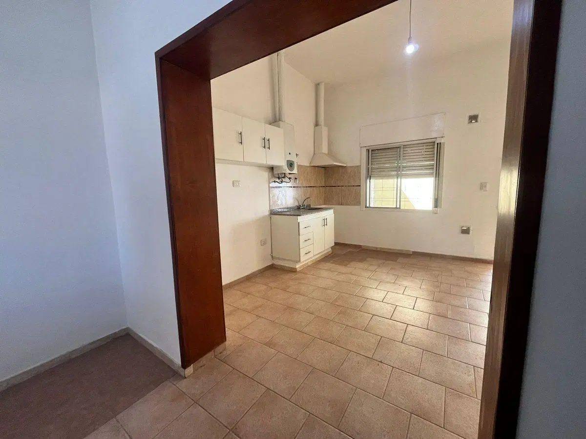 SE VENDE CASA ESQUINA EN COMANDANTE ESPORA 4