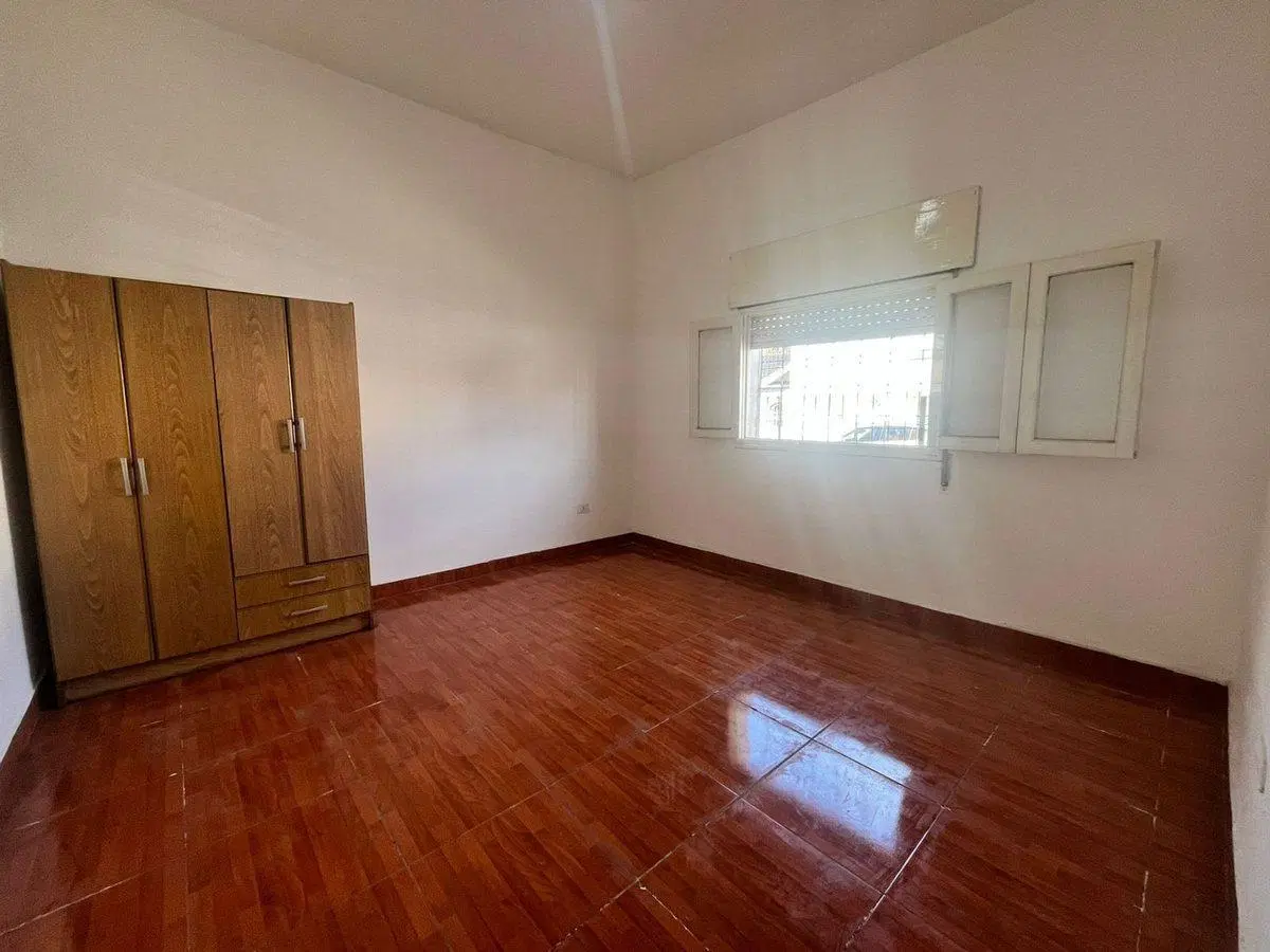 SE VENDE CASA ESQUINA EN COMANDANTE ESPORA 5
