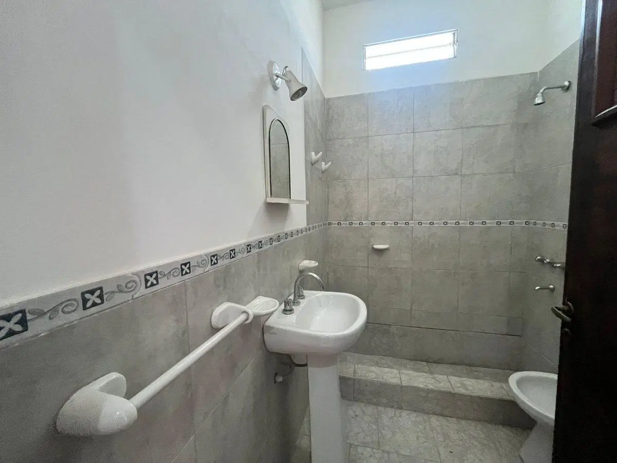SE VENDE CASA MAS 2 PH EN COMANDANTE ESPORA 2