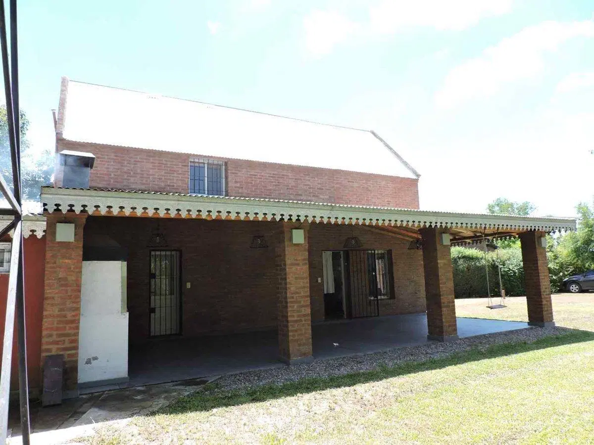 CASA EN VENTA ANISACATE 3 DORMITORIOS 4