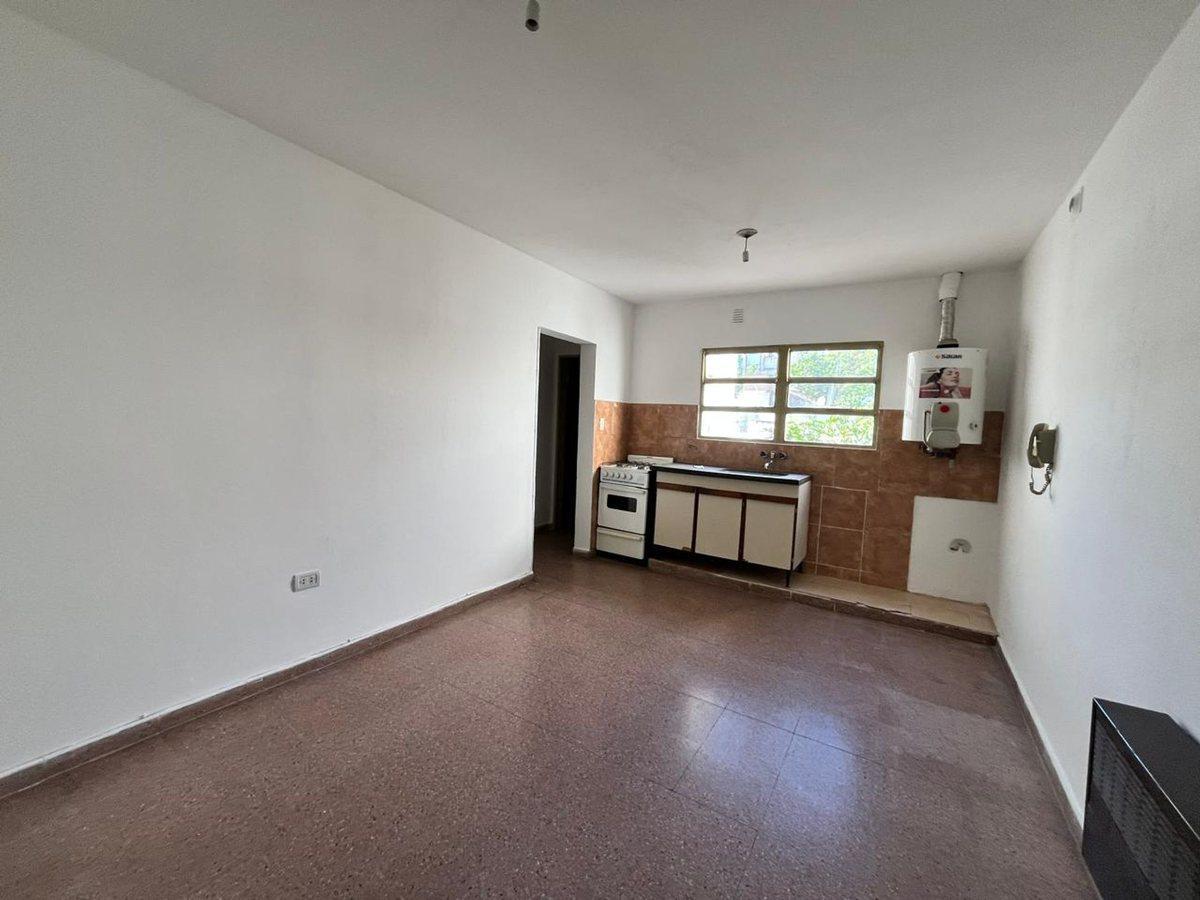 Foto de SE VENDE DEPARTAMENTO 2 DORMITORIOS ALBERDI, imagen 5