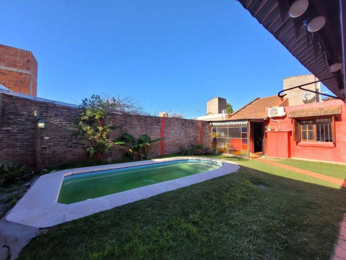 venta casa con quincho y pileta los boulevares 3