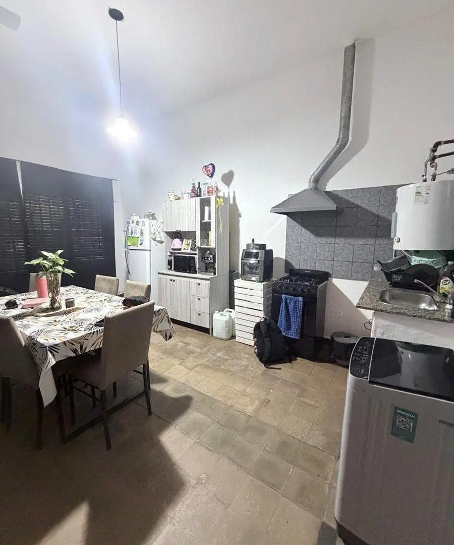 VENDO CASA MAS  DEPTO - BARRIO  ALTAMIRA 4