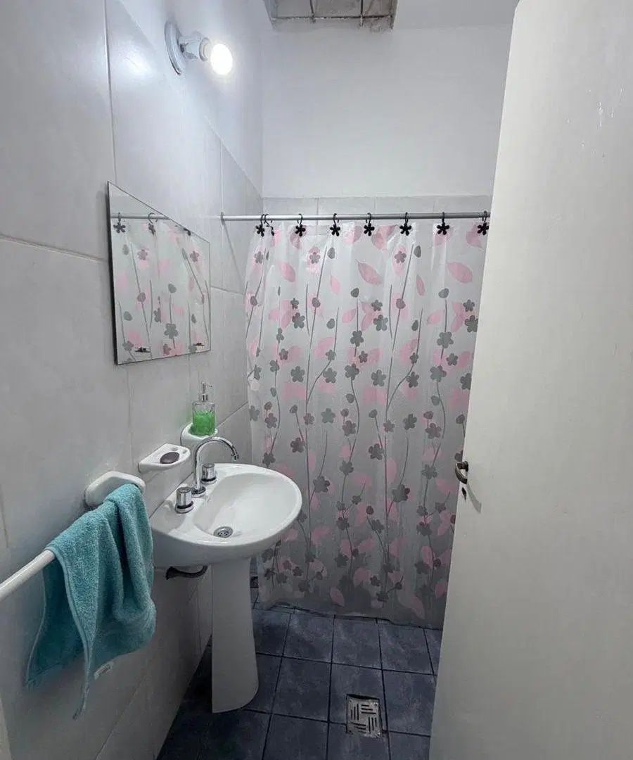 VENDO CASA MAS  DEPTO - BARRIO  ALTAMIRA 3