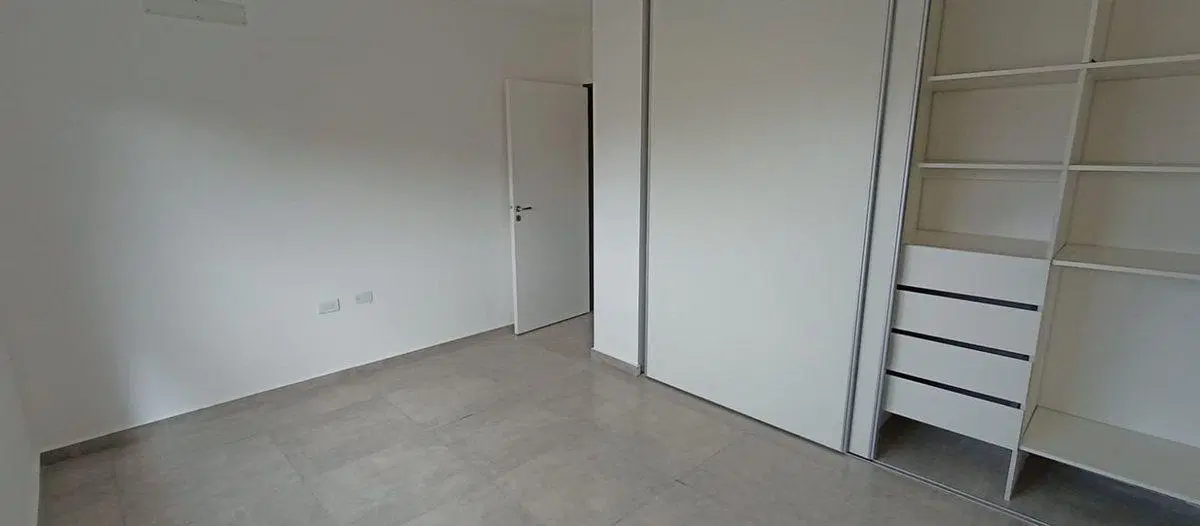 RE/MAX VENDE EN COFICO DEPTO 2 DORM. CON TERRAZA 3