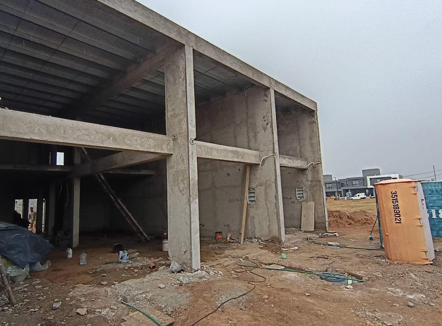 LOCAL COMERCIAL- IDEAL PARA INVERSIÓN- DOCTA
