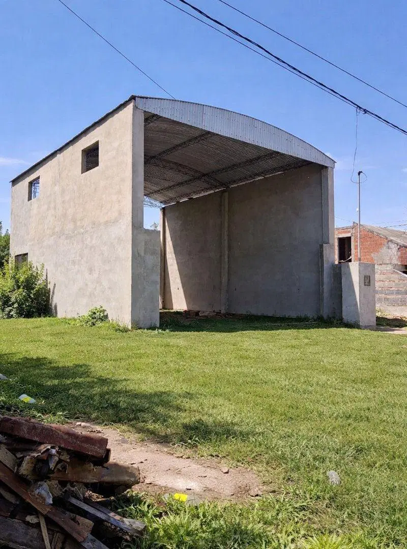VENTA TERRENO CON GALPON/ ESTRUCTURA 2