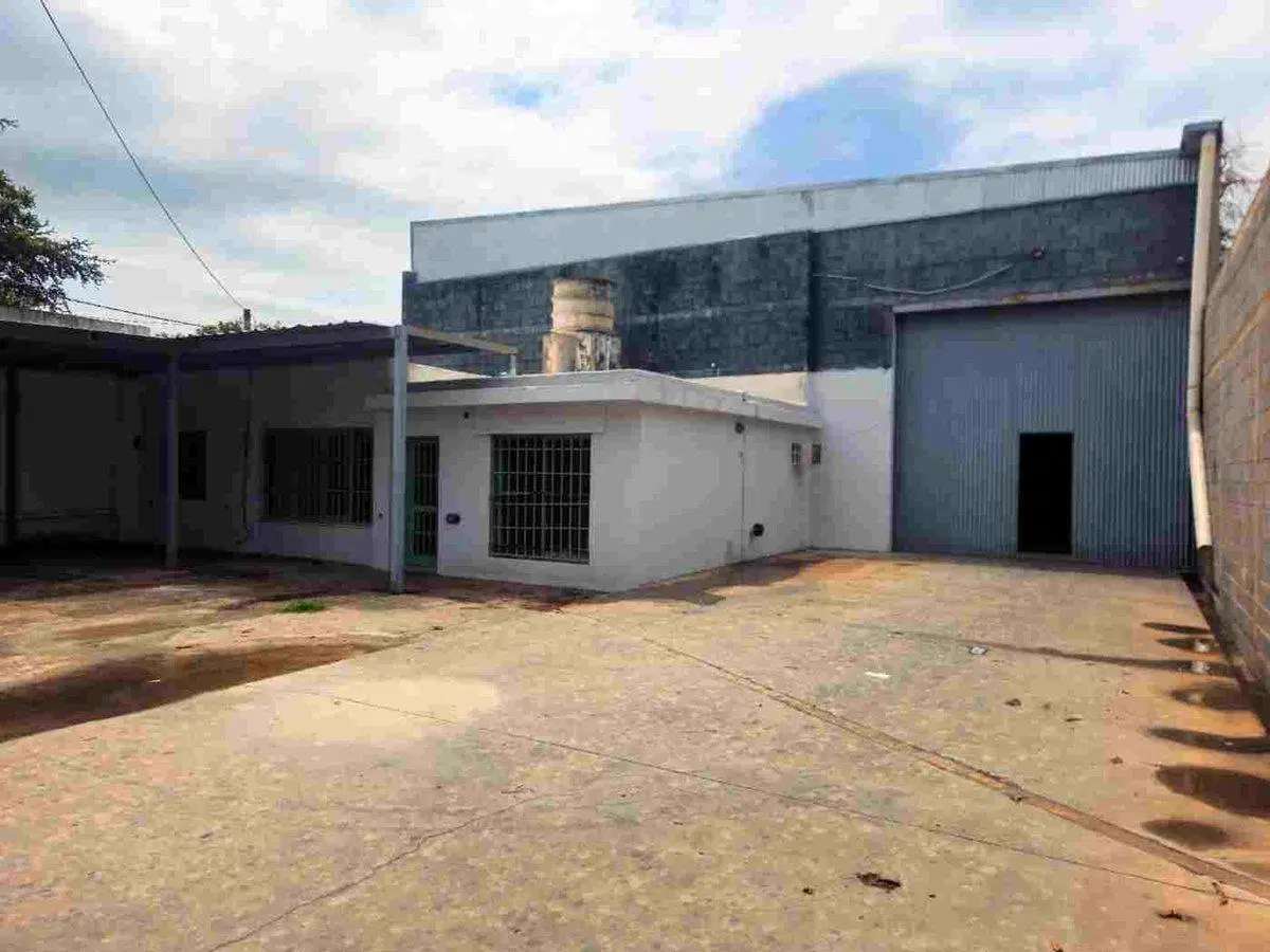 ALQUILER GALPON CON OFICINA ZONA LOS BOULEVARES 5