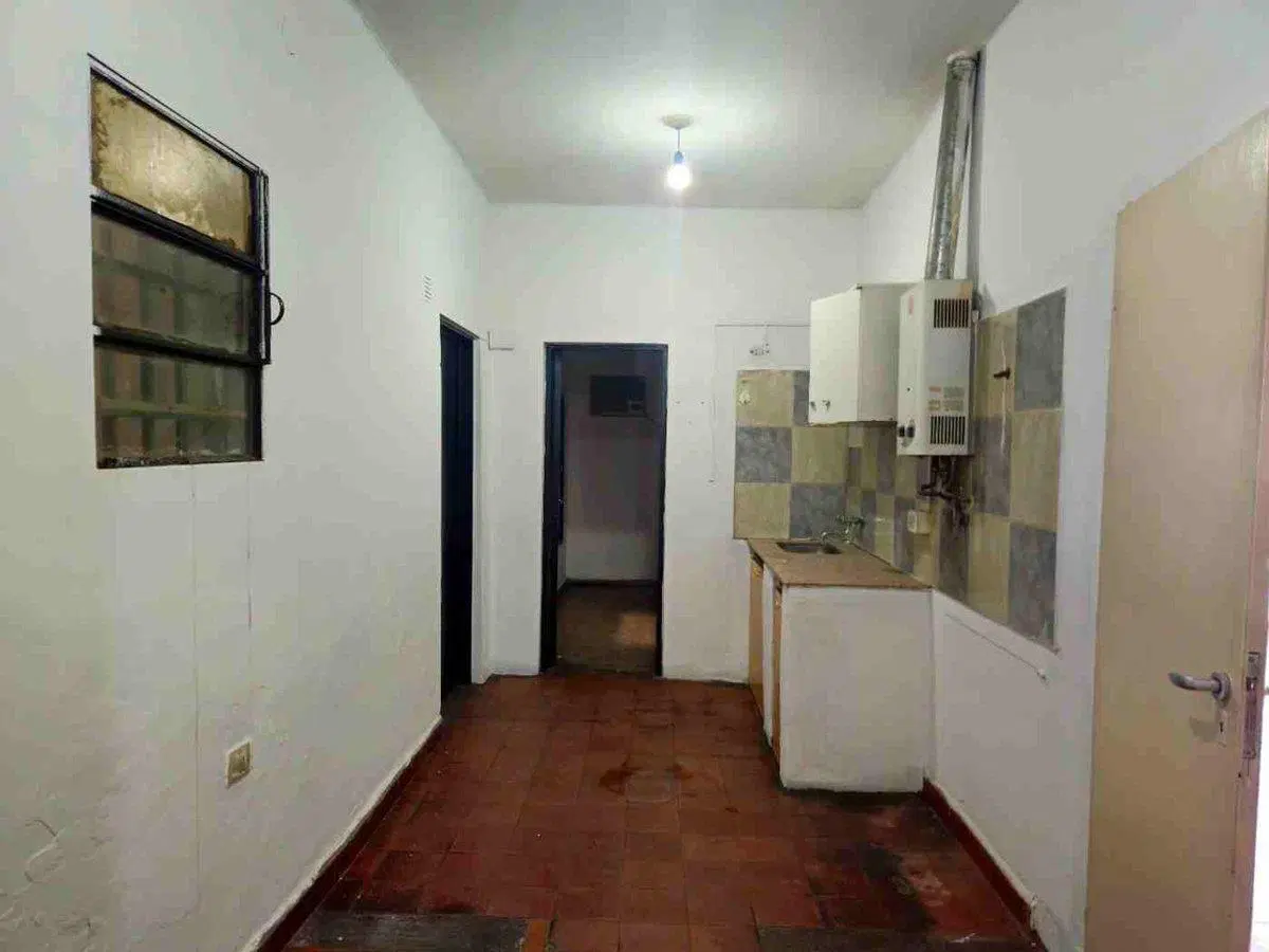 ALQUILER GALPON CON OFICINA ZONA LOS BOULEVARES 4