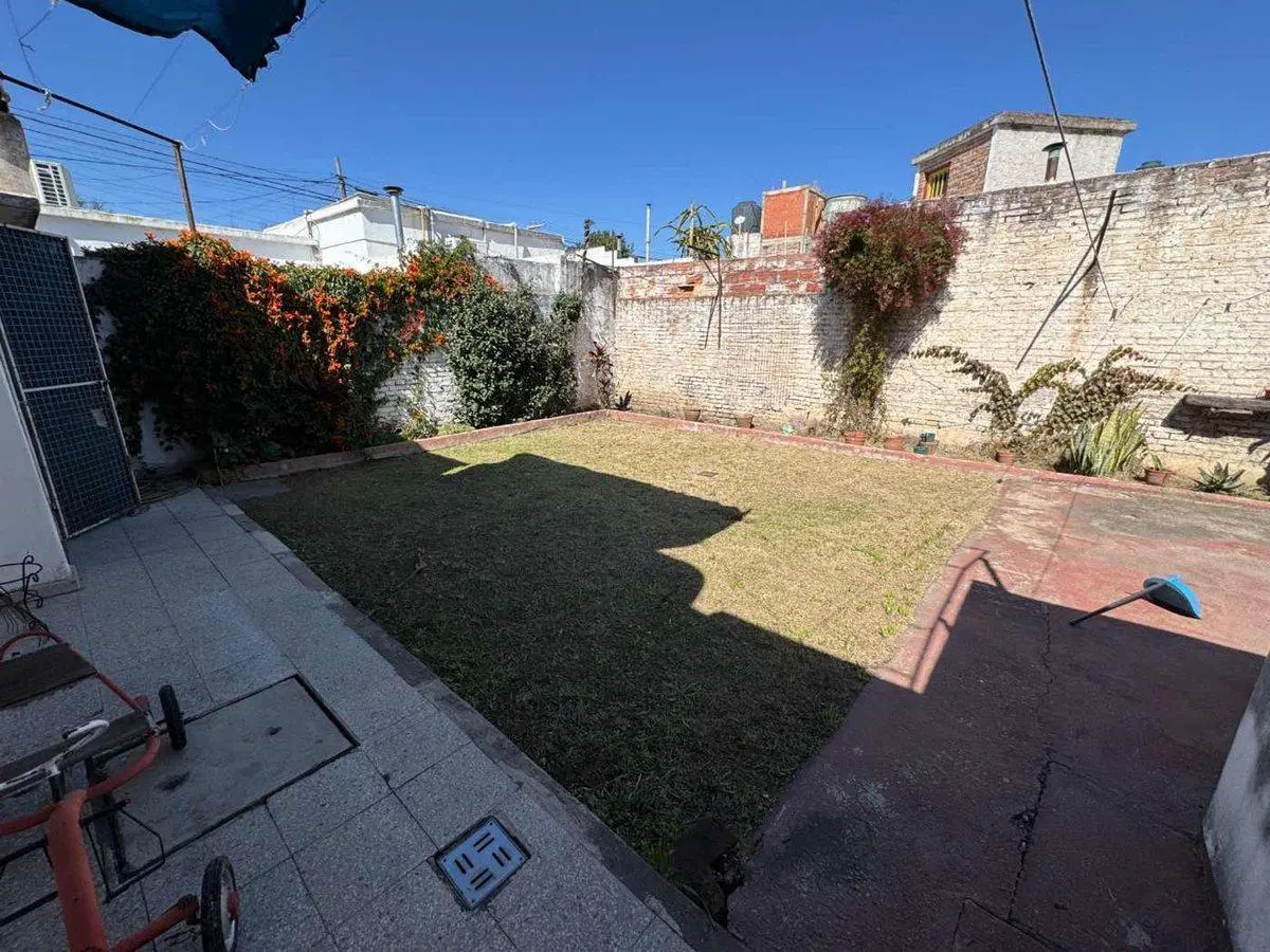 VENTA CASA BARRIO JUNIORS 2 DORMITORIOS 2 BAÑOS 3