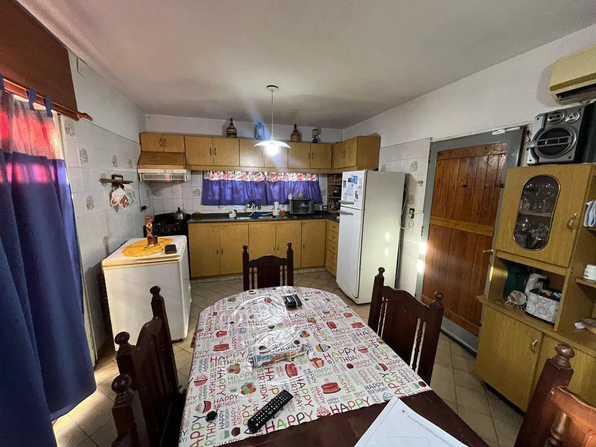 VENTA CASA  SAN LORENZO 2 DORMITORIOS 4