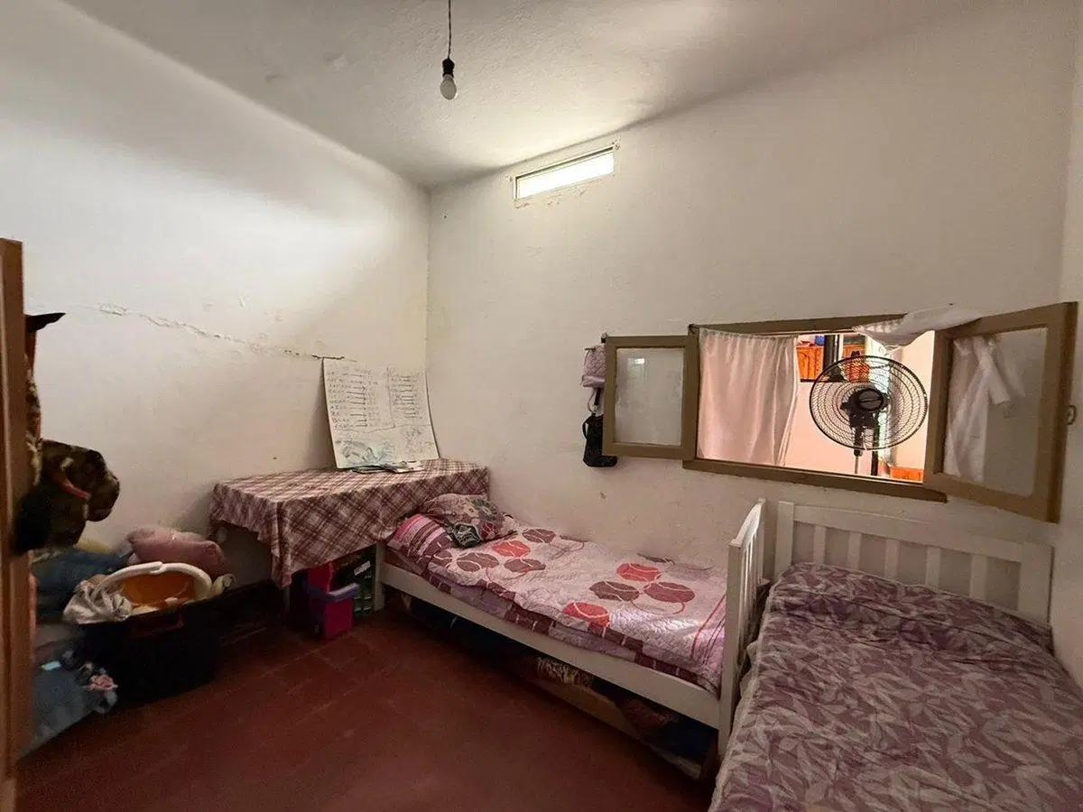 VENDE CASA + DPTO EN BARRIO YAPEYU 4